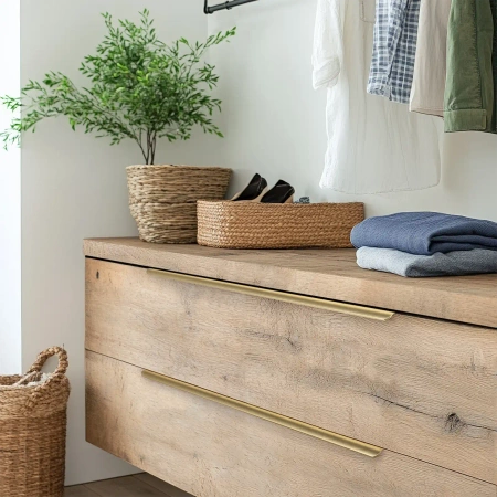 Uchwyt meblowy krawędziowy 59,6cm złoty AU628-0-576-ZLO